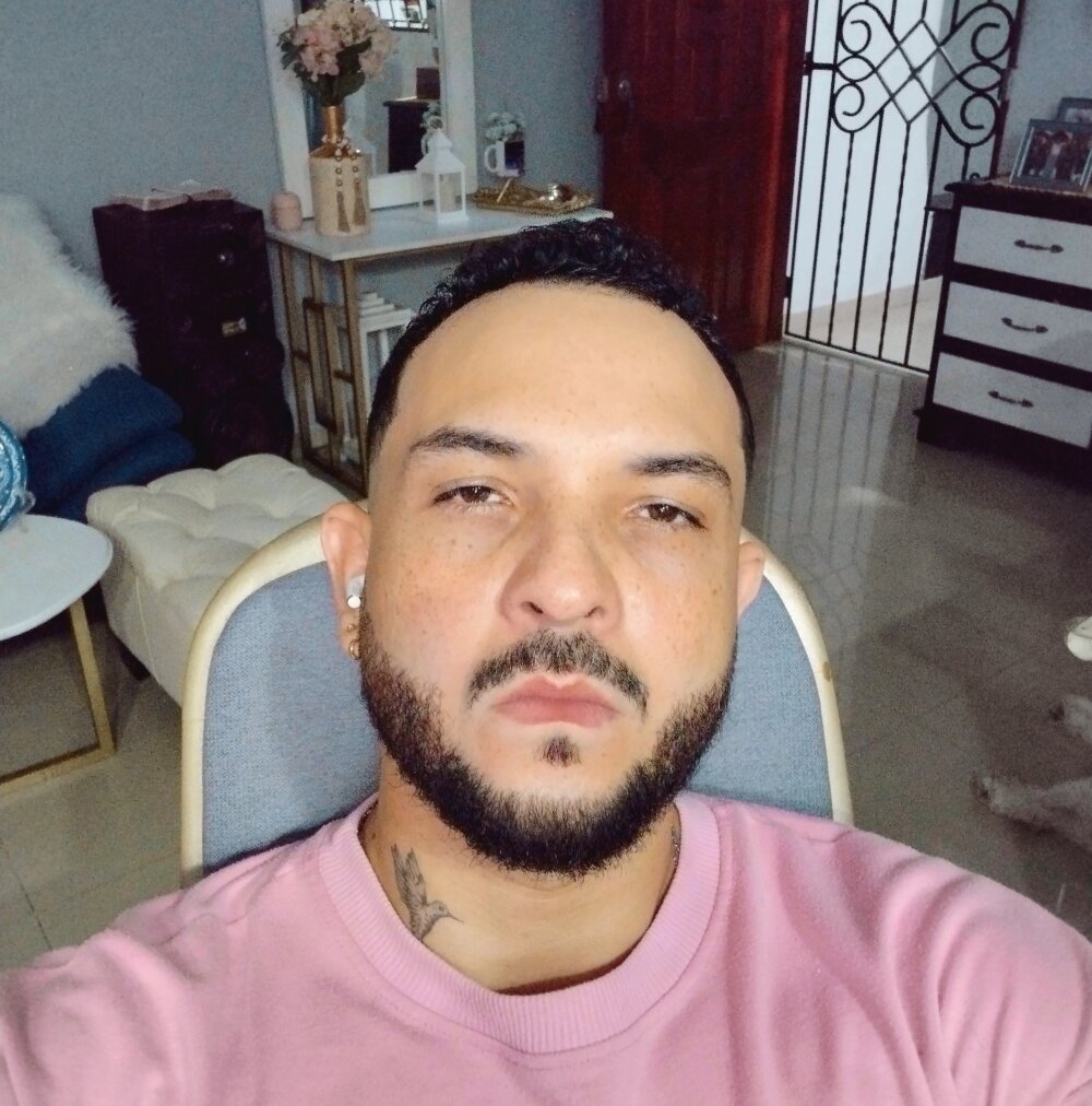 bastian_rossi Chatroom