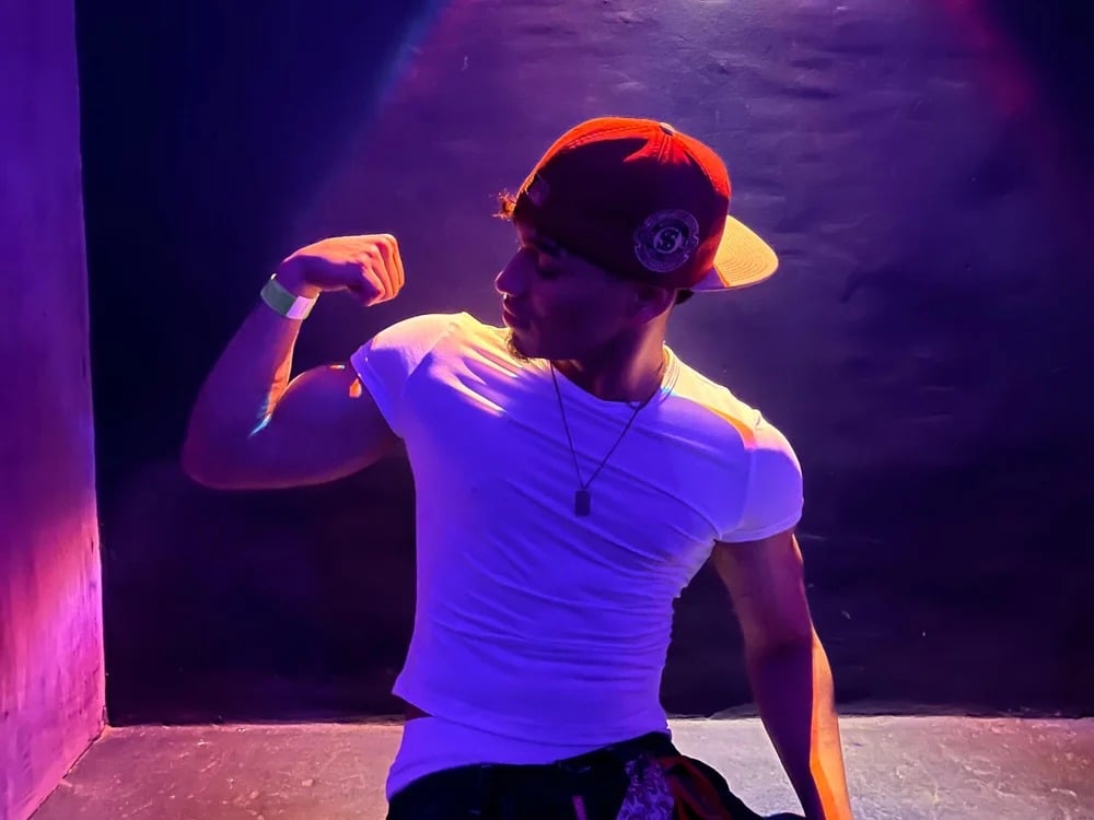 beako_strong Chatroom