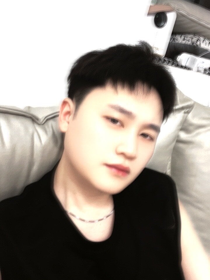 becauseq789 Chatroom