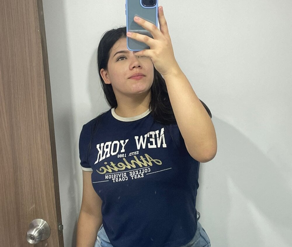 bella_sstone Chatroom