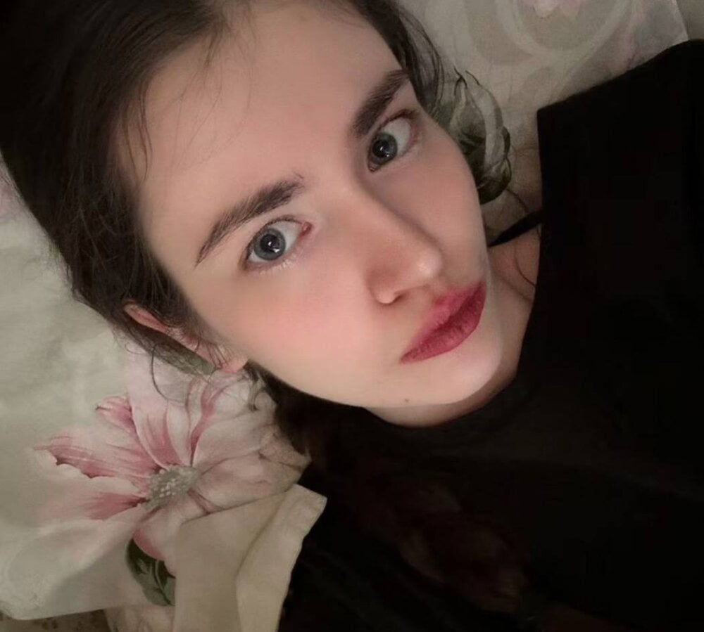 bellacatlovesmeat Chatroom