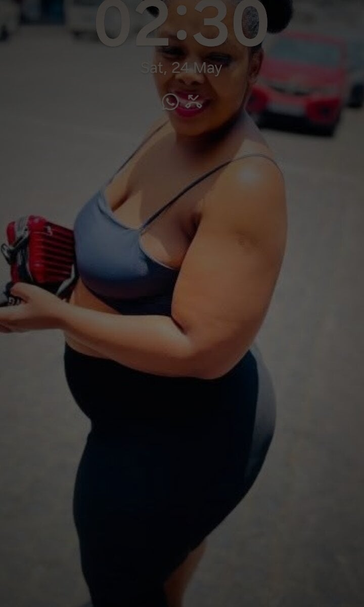 bigbootynickyx25 Chatroom