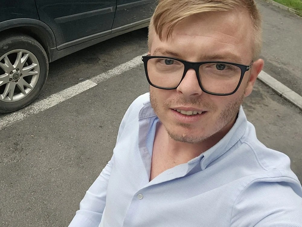 blondeboy92 Chatroom