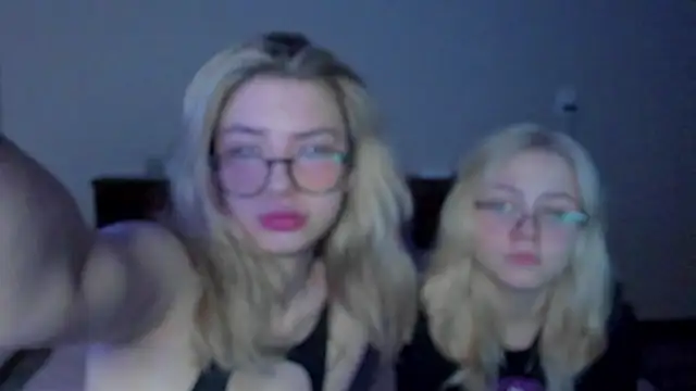 blondes_meow Chatroom