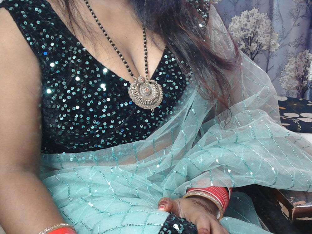 bold_naina Webcam Profile Picture bold_naina Chatroom