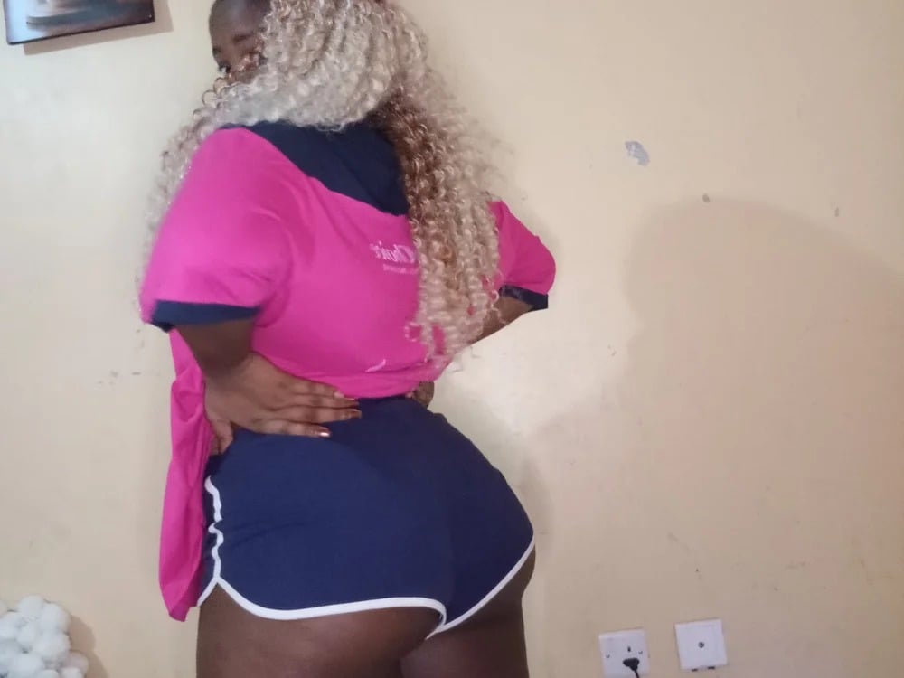 bootytyquin Chatroom