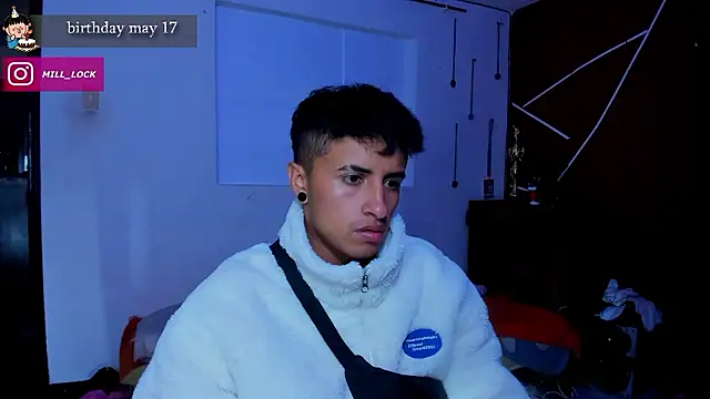 boy_nauggthy Chatroom