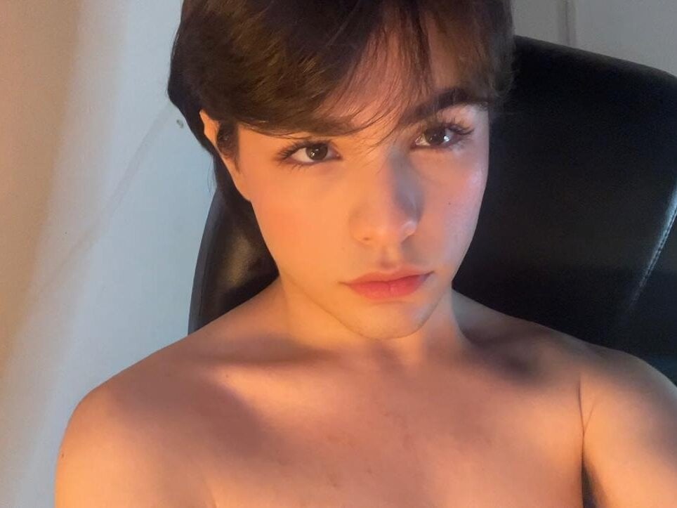 brian_moore2 Chatroom