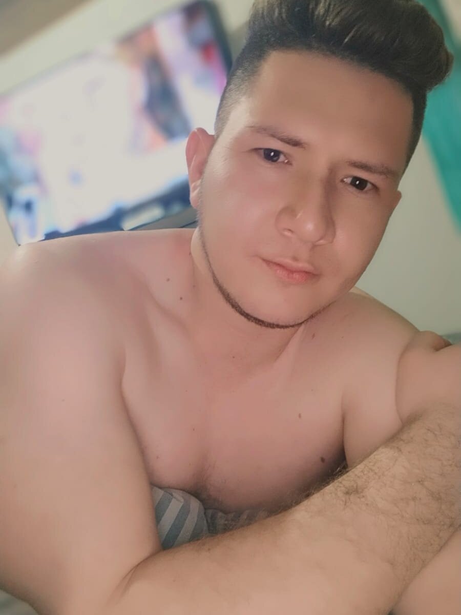 brom_andval Chatroom