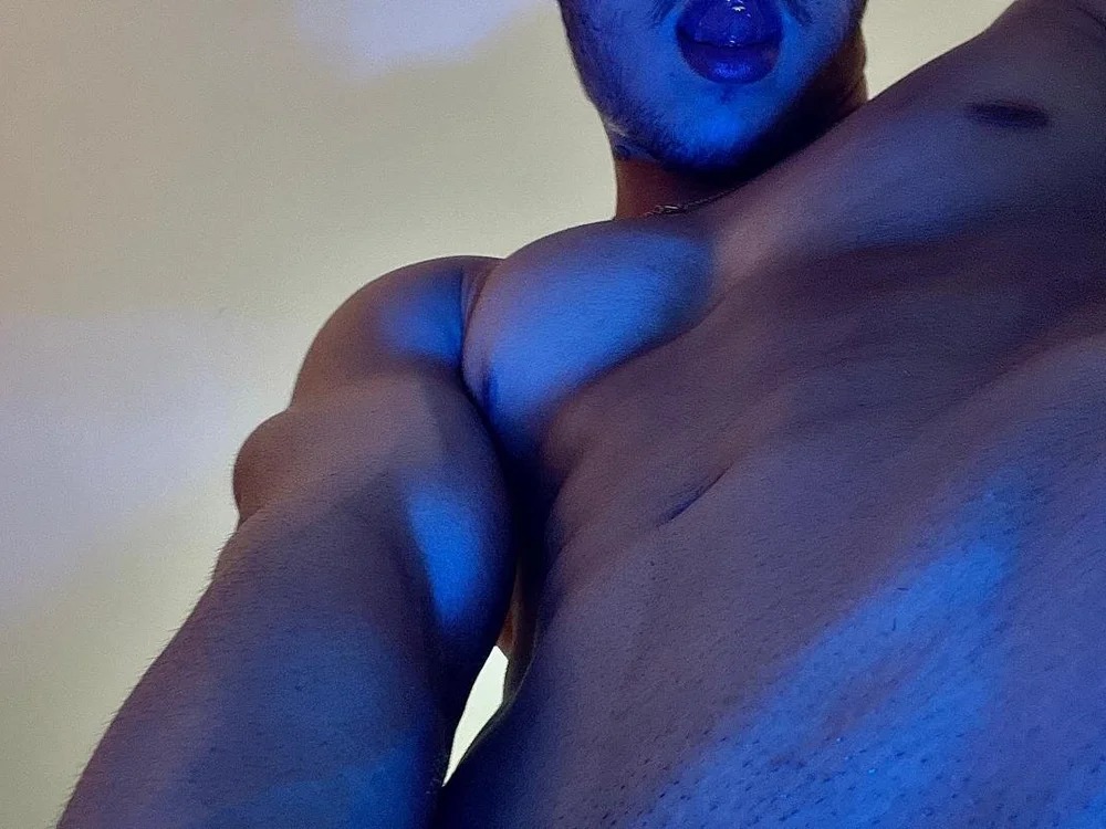 bruceele1 Chatroom
