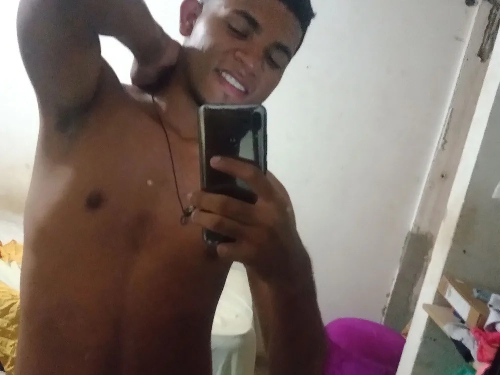 bryson_caceres Chatroom