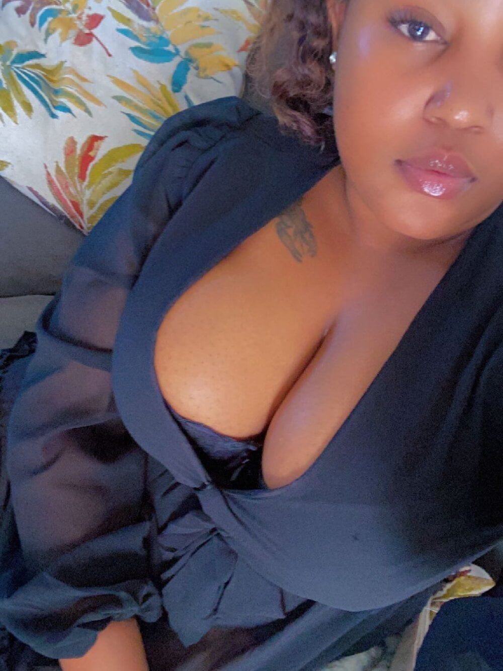 busty_megan Chatroom