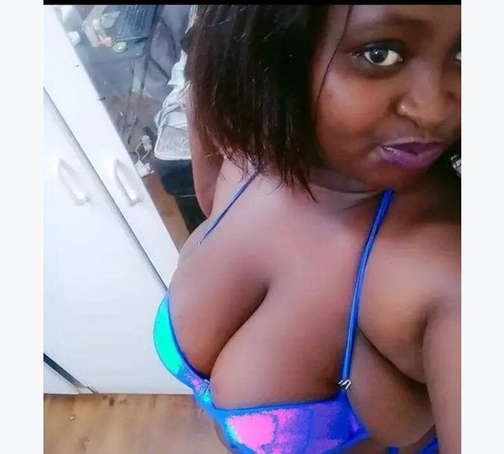 bustydivaxx21 Chatroom