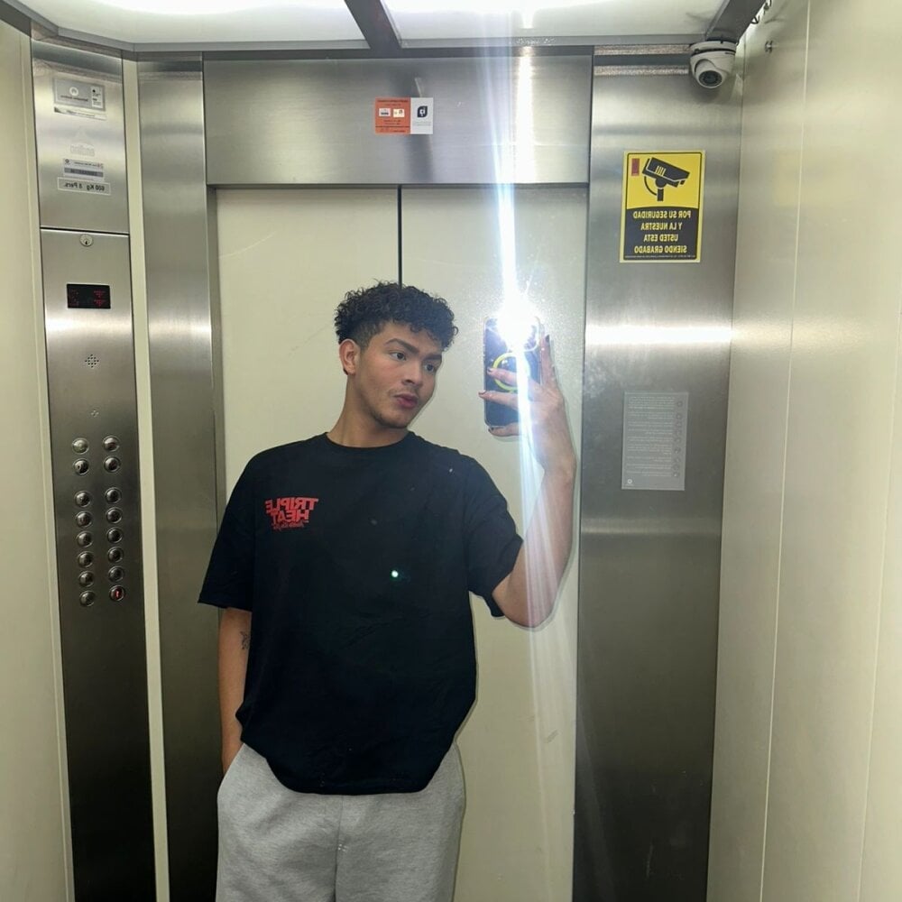 caleb_storm Chatroom