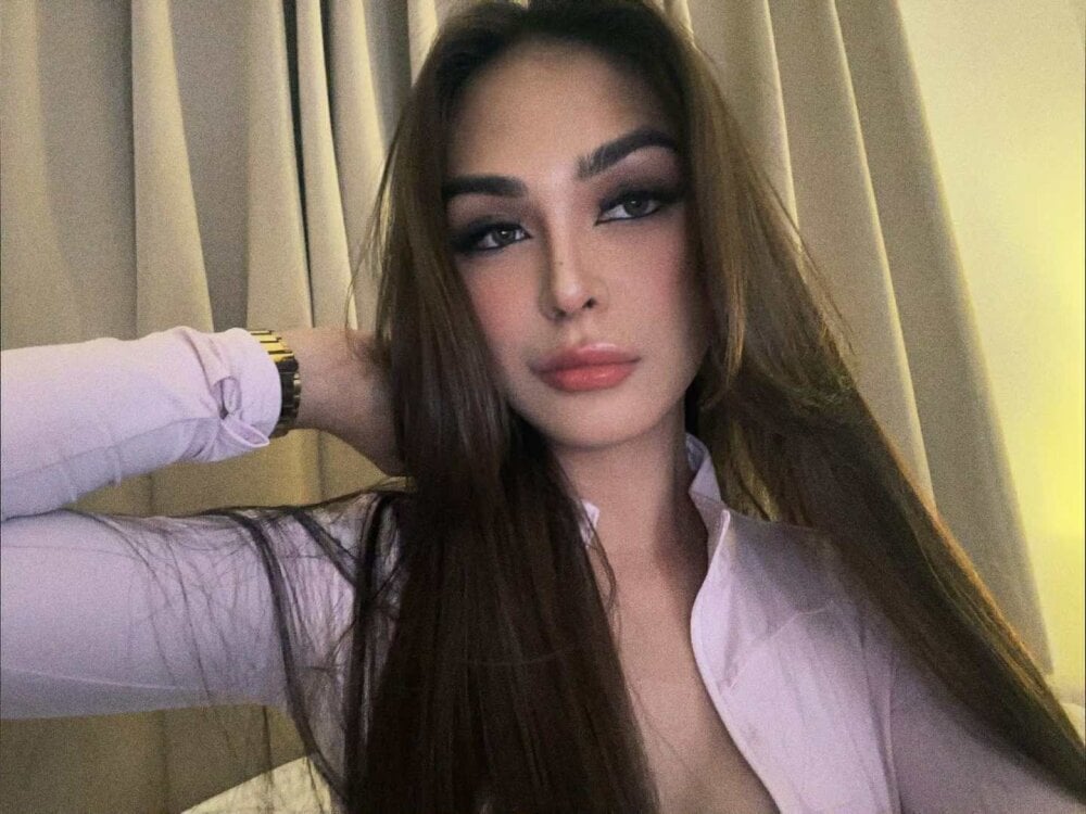 callMeMartina_Lyn Chatroom