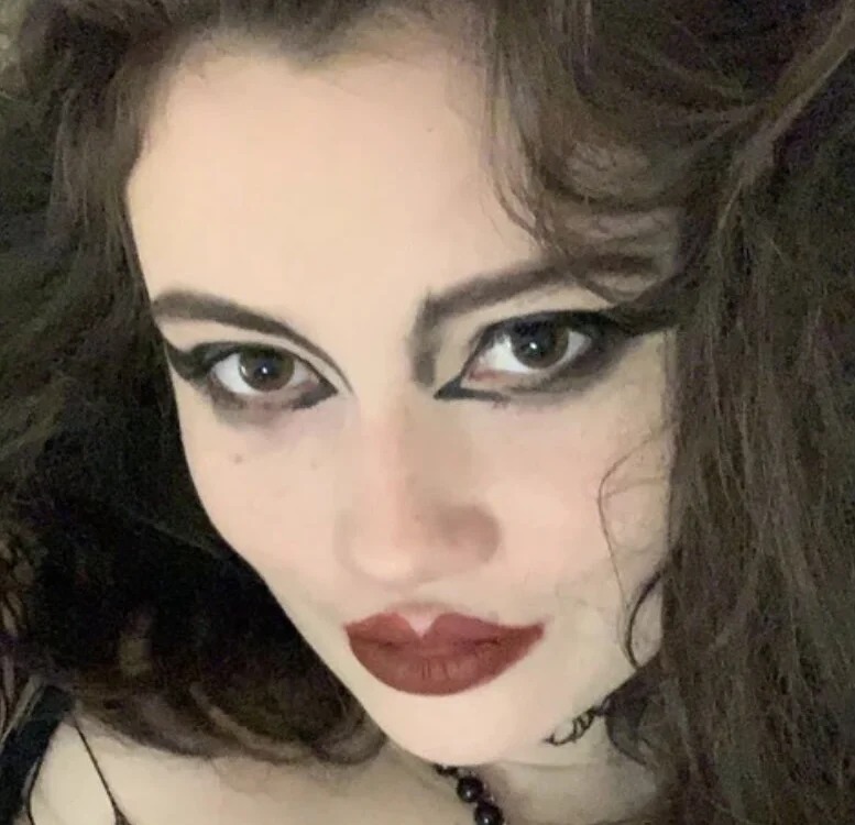 carmilla_red Chatroom