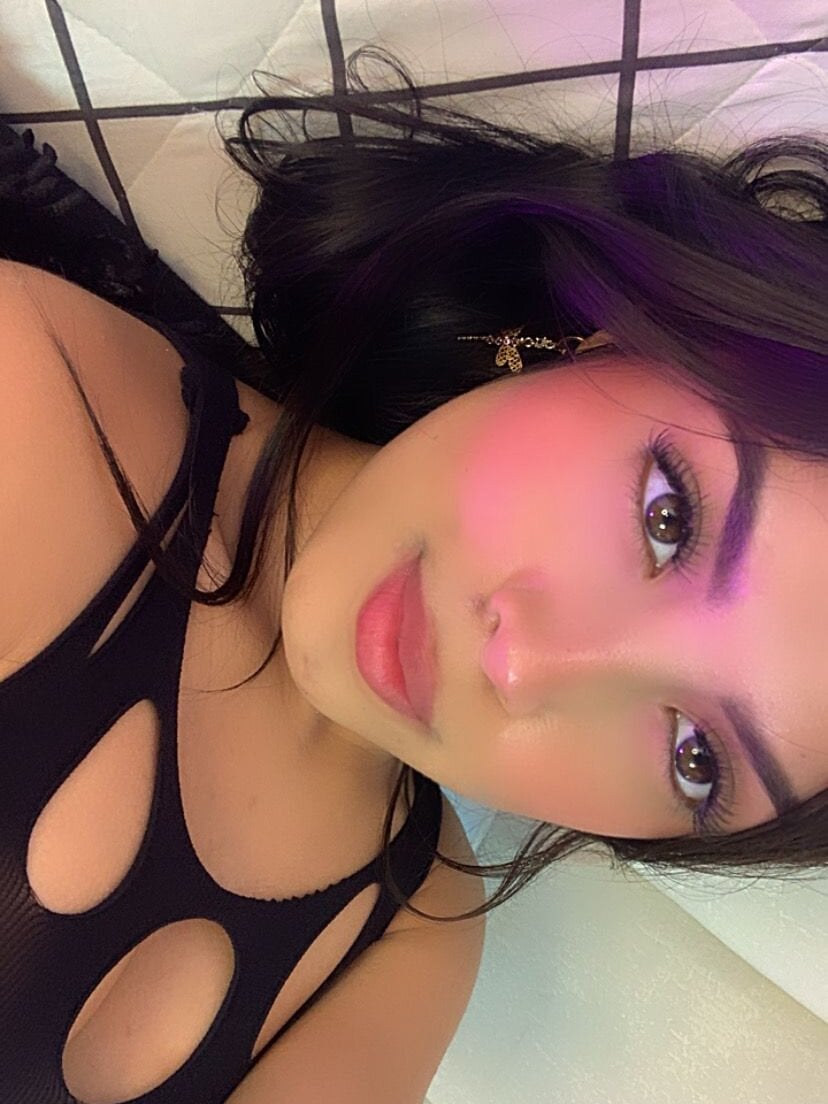 celeste_chic Chatroom