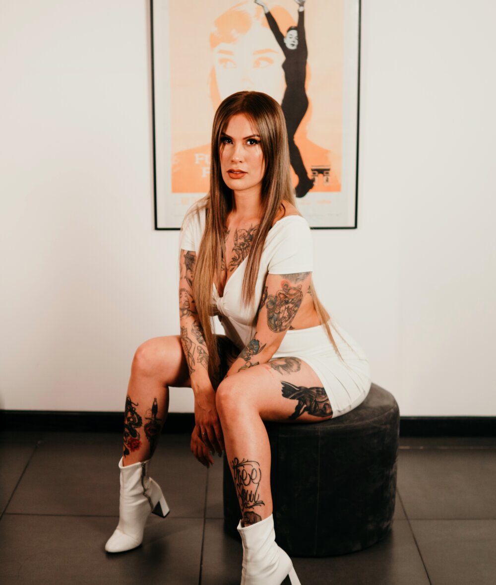 chanell_tattoo Chatroom