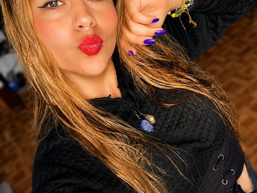 conny_blonde Chatroom