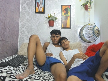 couple-boysx18's Live Webcam couple-boysx18