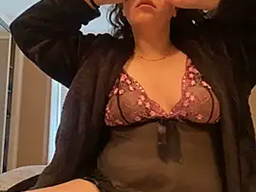 curlycurvybaddie