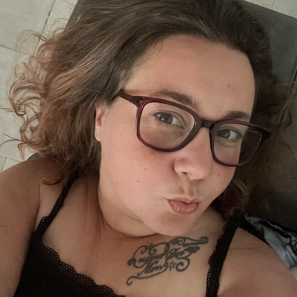 curvybunnyyoung Chatroom