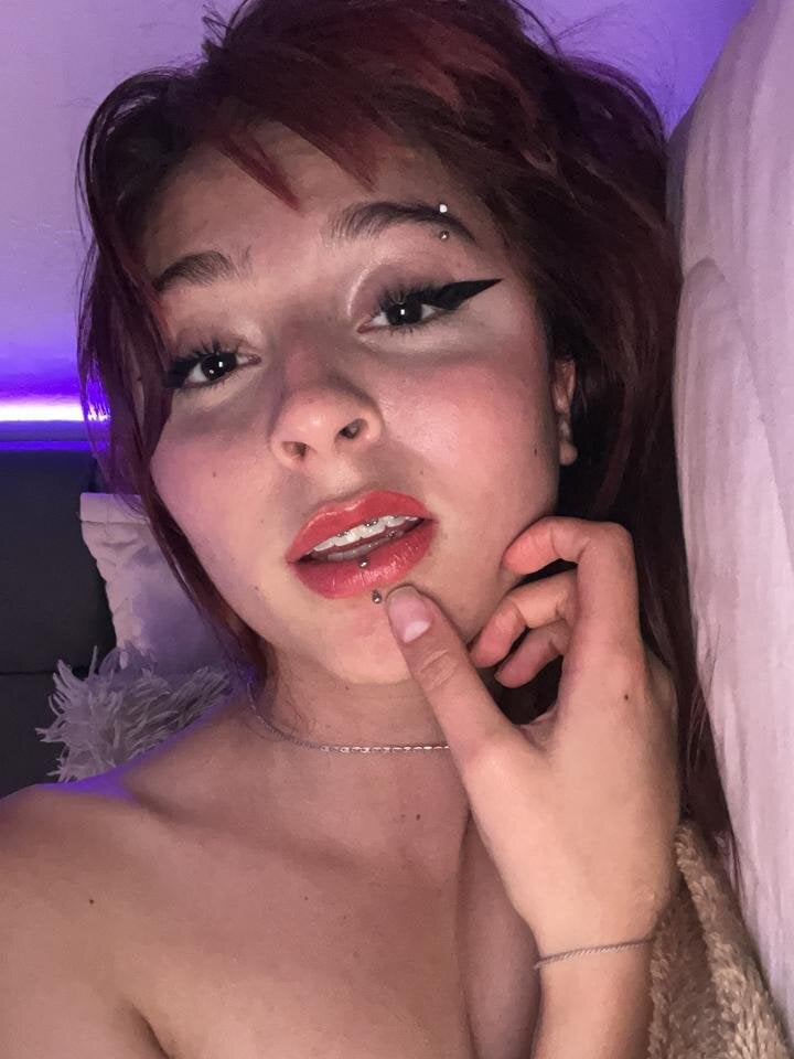 dafnne_hall Chatroom