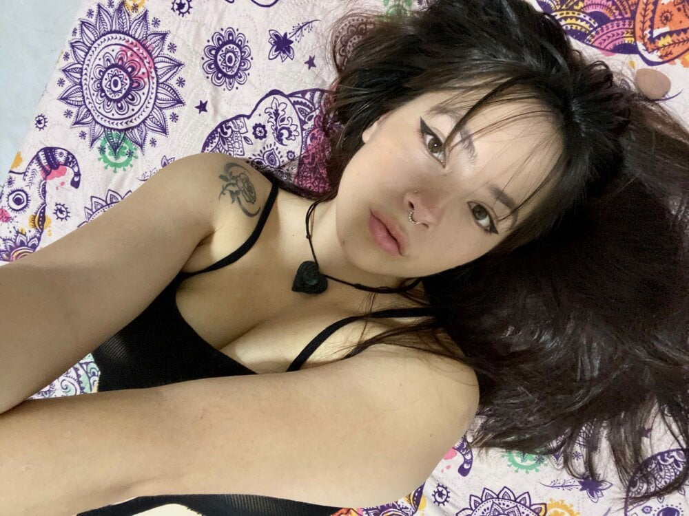 daia_hollson Chatroom