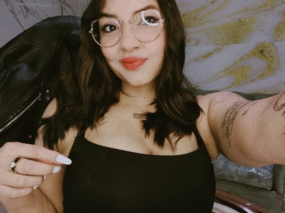 dania22_ Chatroom