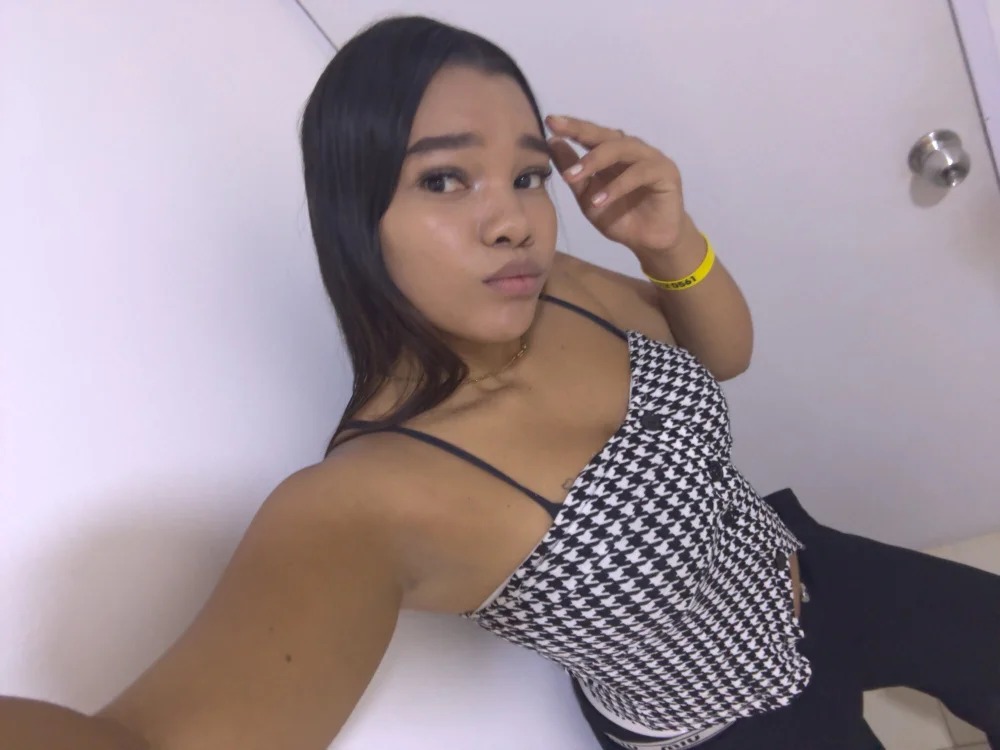 daniela_keit Chatroom