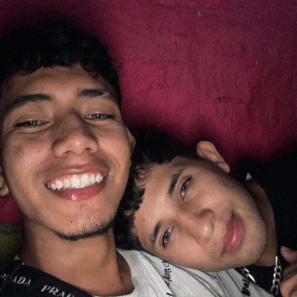 darwinandbrayann Webcam Profile Picture darwinandbrayann Chatroom