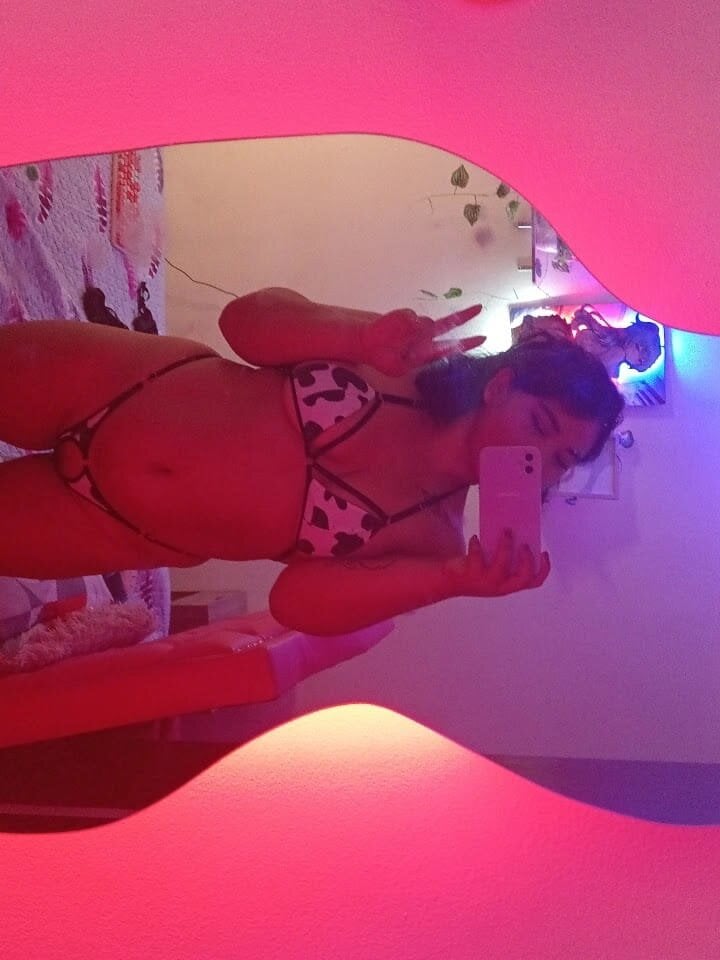 deliaquafurr1 Chatroom