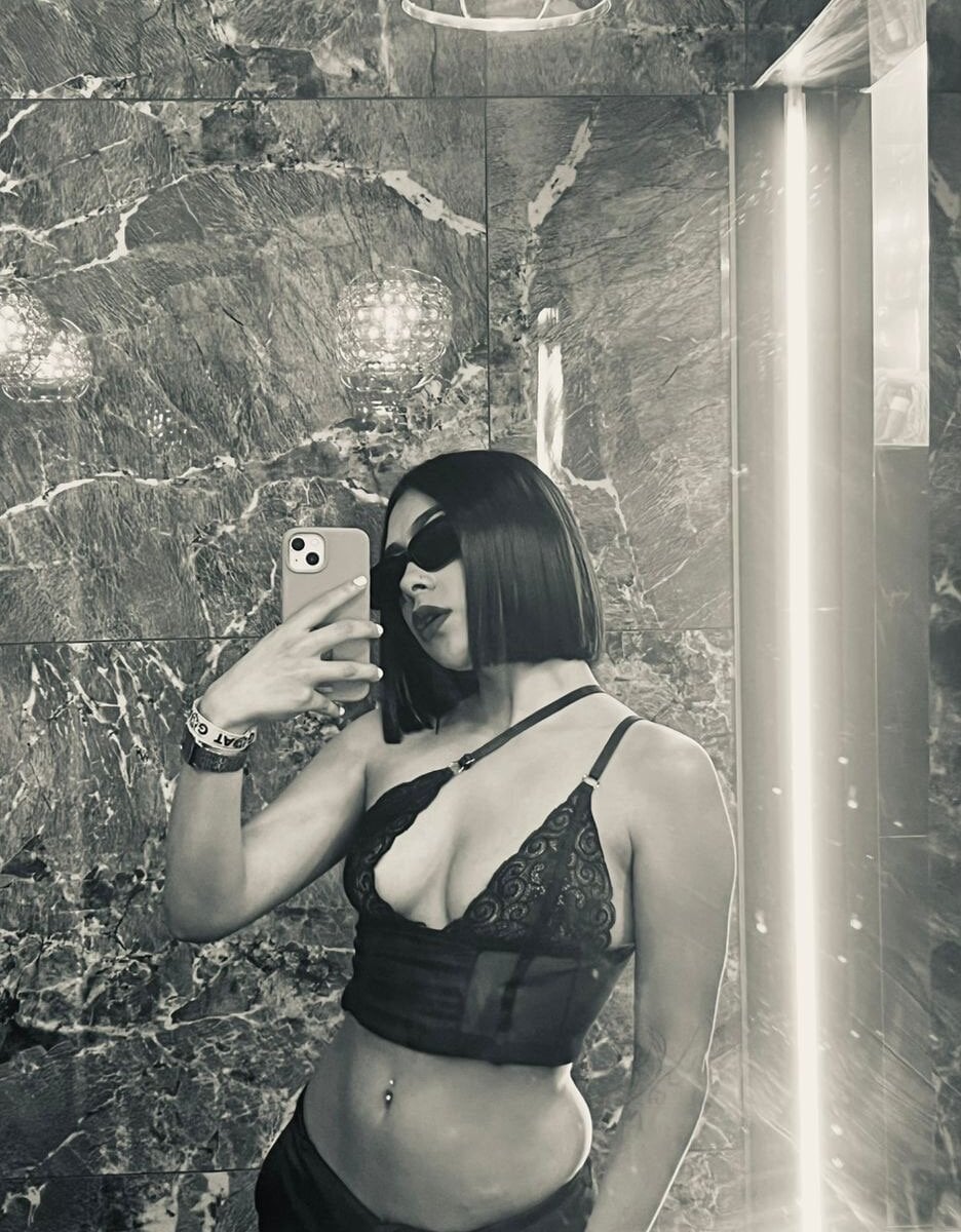 dulce_adara Chatroom