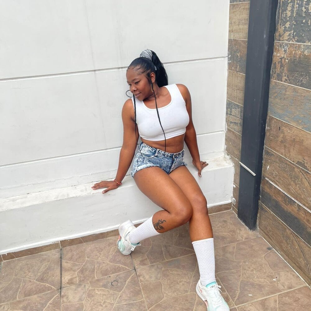 ebony_cristal_1 Chatroom