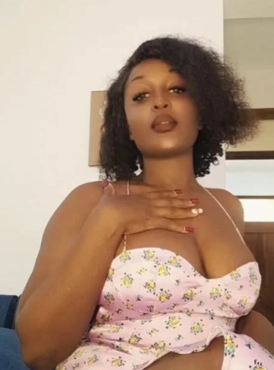 ebony_ghoddes Chatroom
