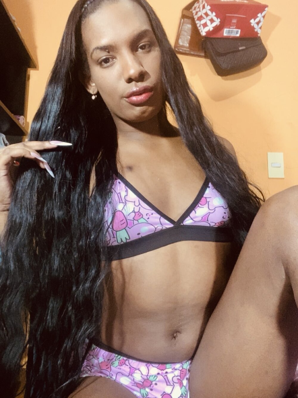 ebony_rock Chatroom