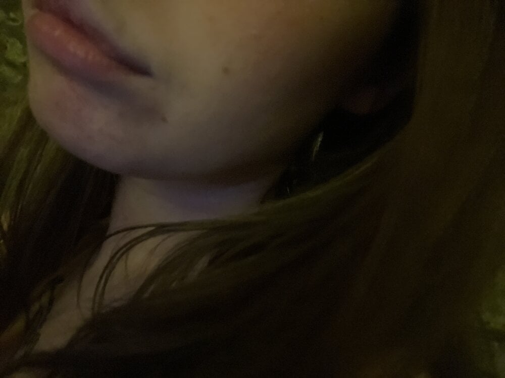 ellarose2828 Chatroom