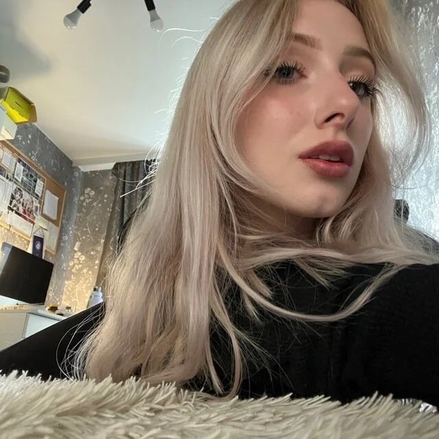 ellisweets Chatroom