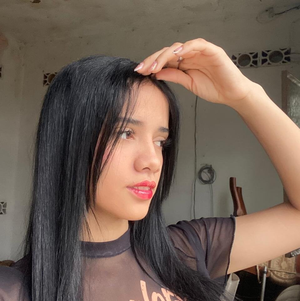 emili_veryhot Chatroom