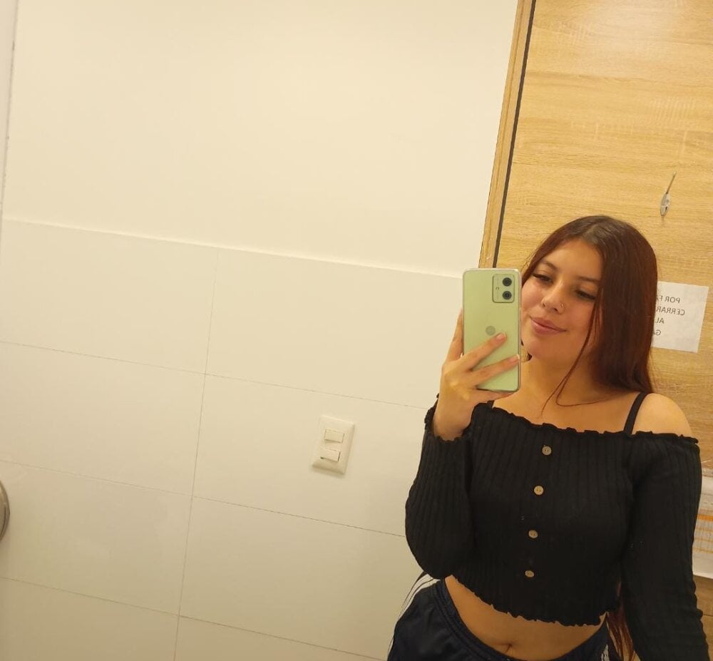 emily_redhead6 Chatroom
