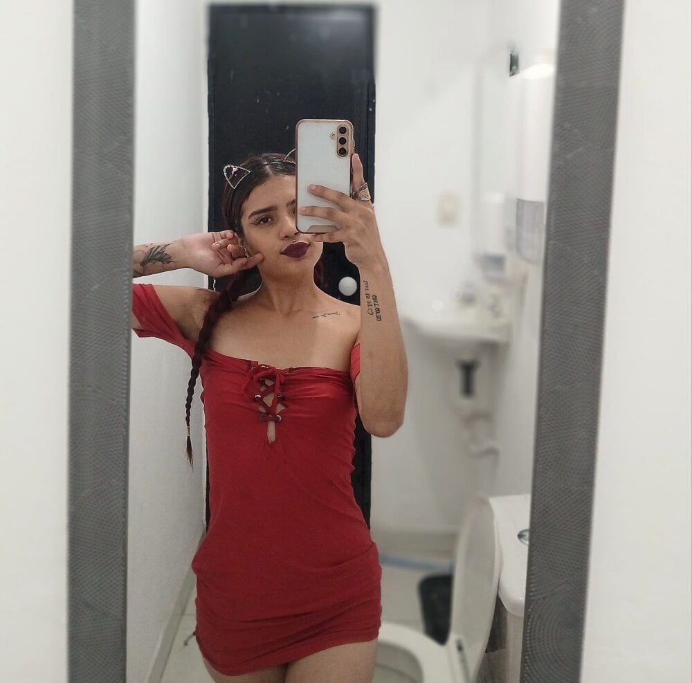 emily_rose16 Chatroom