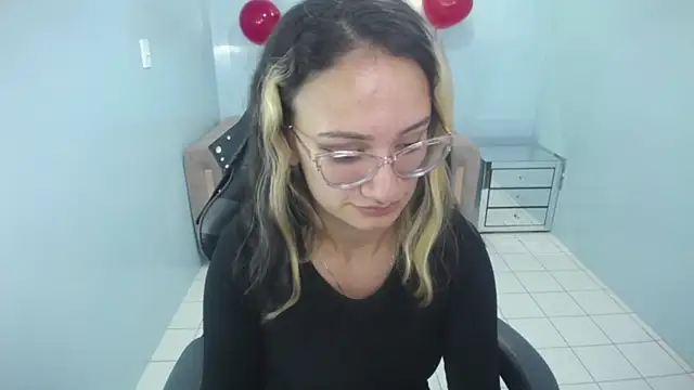 emily_rousse_t Chatroom