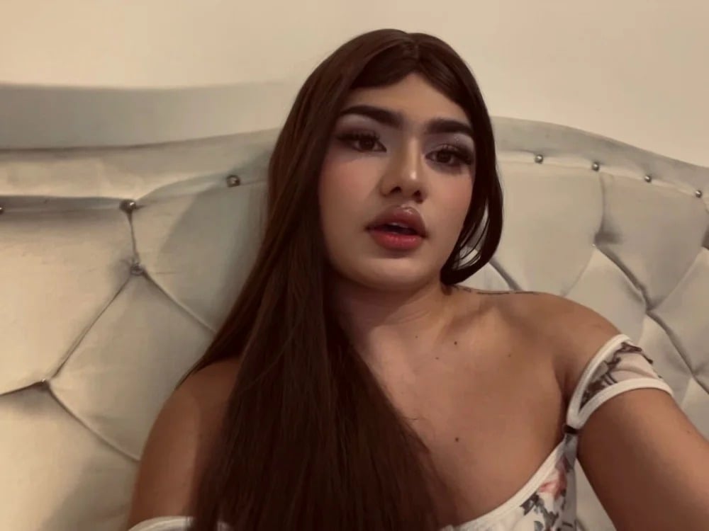 emmascarl Chatroom