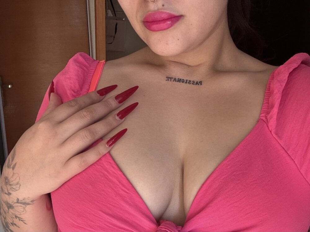 emmvallen Webcam Profile Picture emmvallen Chatroom