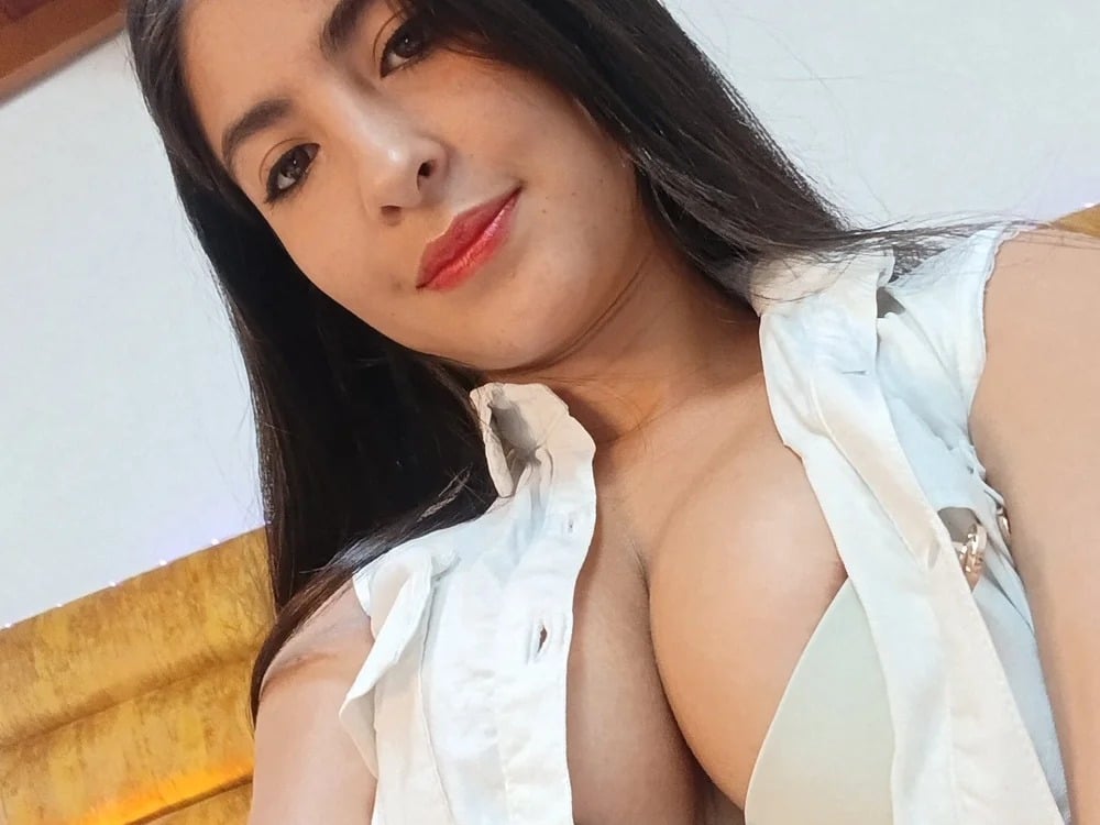 emy___ Chatroom