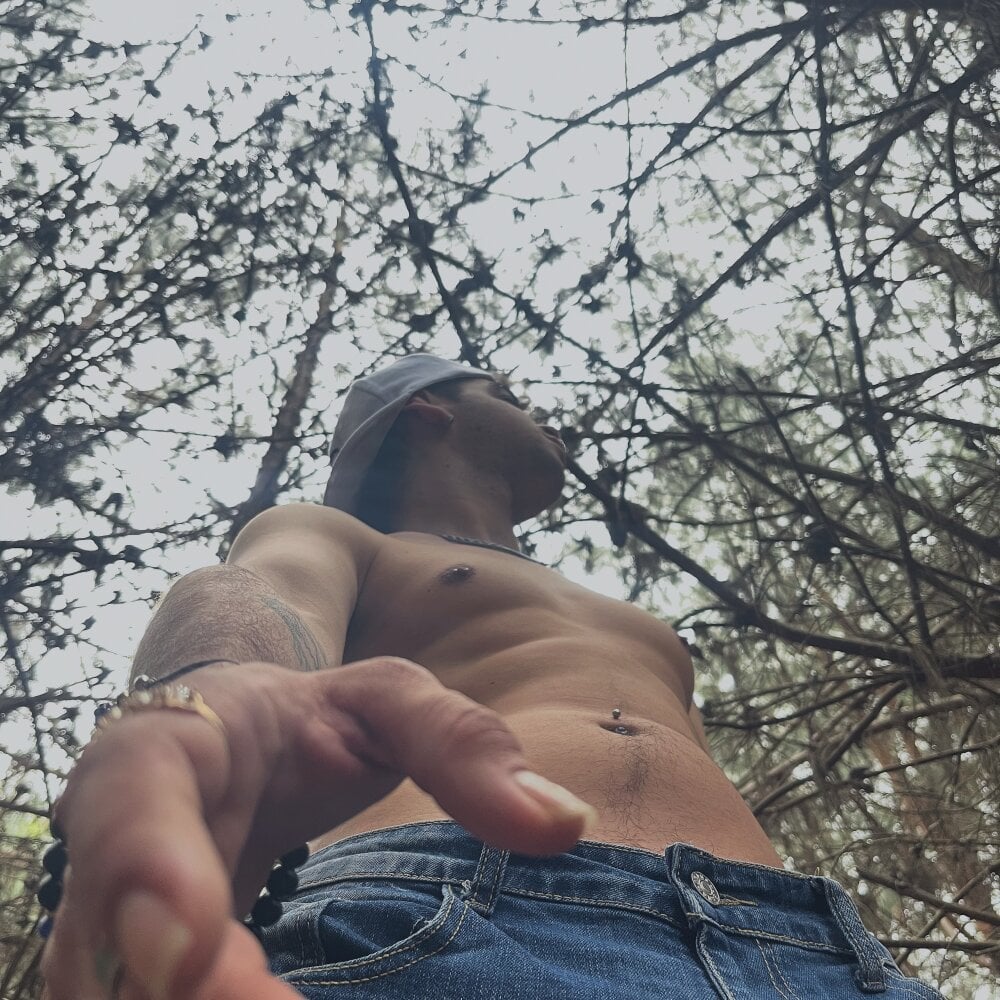 enzo_vittale03_ Chatroom