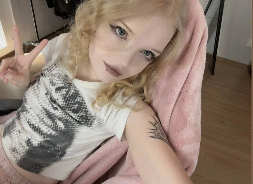 evetease Chatroom
