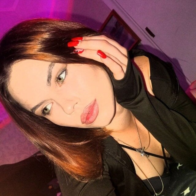 exposed_lizzy Chatroom