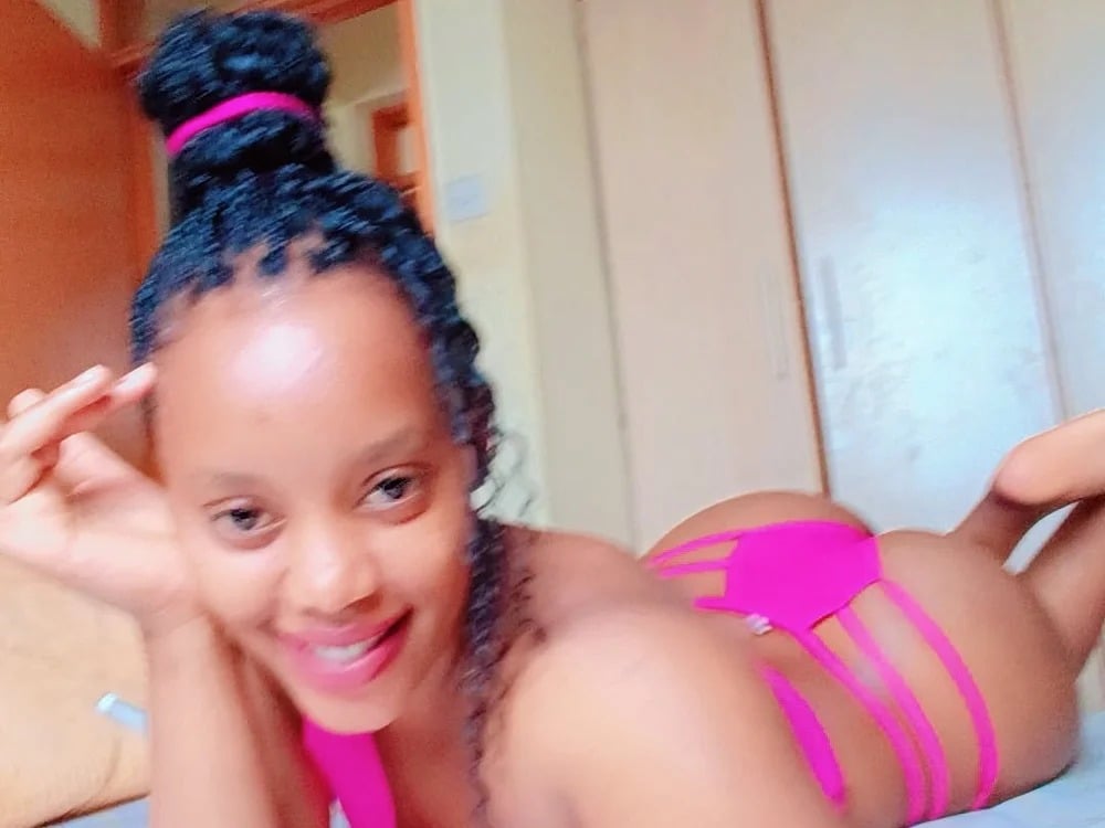 flirtycherryX Chatroom