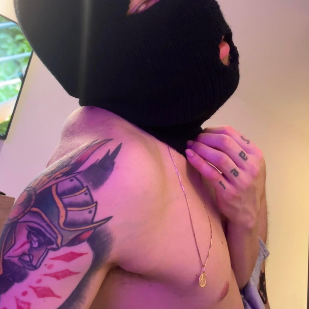 fratguysonline Chatroom